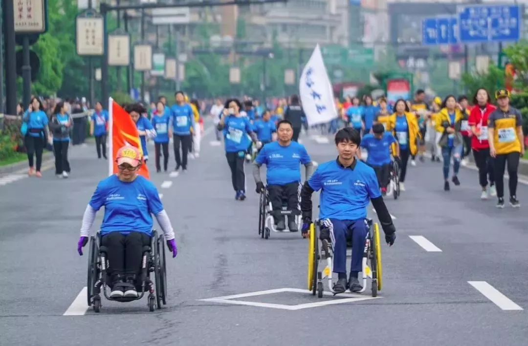 抢先看!2018桐庐国际半程马拉松比赛现场,人气高涨!