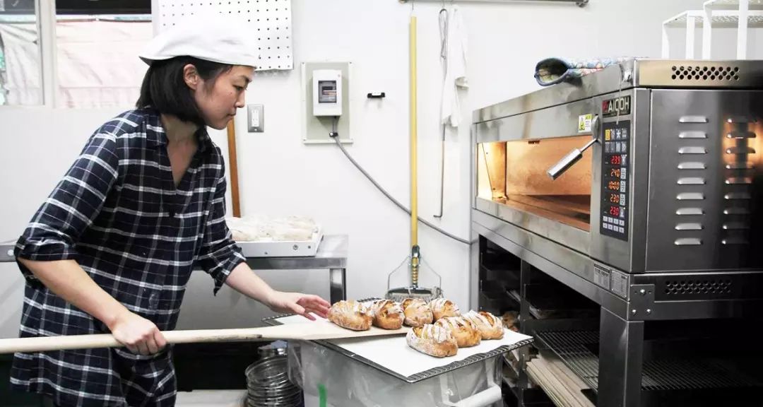 旅行面包店 | 26岁辞掉高薪,潜心做一位女面包职人,面包和旅行两不误!