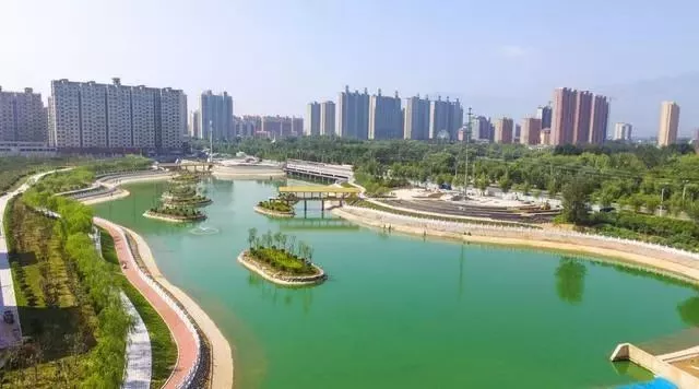 "林州市住房和城乡建设局局长李承毅告诉记者,这个水面就是桃园河湿地