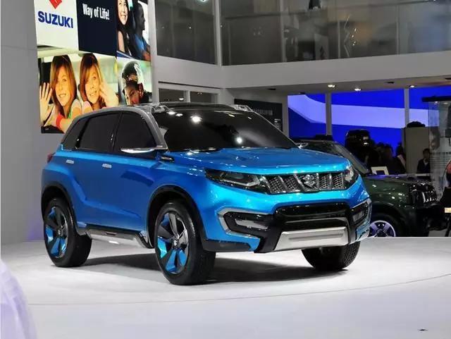 这款铃木iv-4定位于小型suv,车身尺寸为4215mm/1850mm/1665mm,轴距为