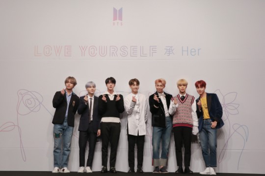 防弹少年团 5月18日携 Love Yourself 转 Tear 回归确定