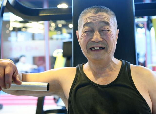 患癌13年 七十岁大爷把自己练成健身达人
