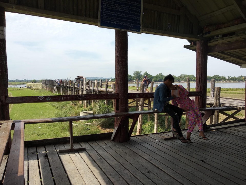 缅甸有座木桥没用一颗铁钉固定,历经167年风雨