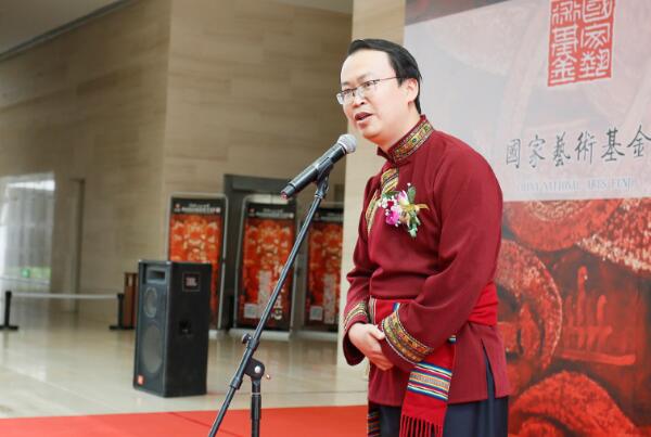 开幕式上,贵州画院院长,贵州美术馆馆长陈争代表展览承办方致辞;国家