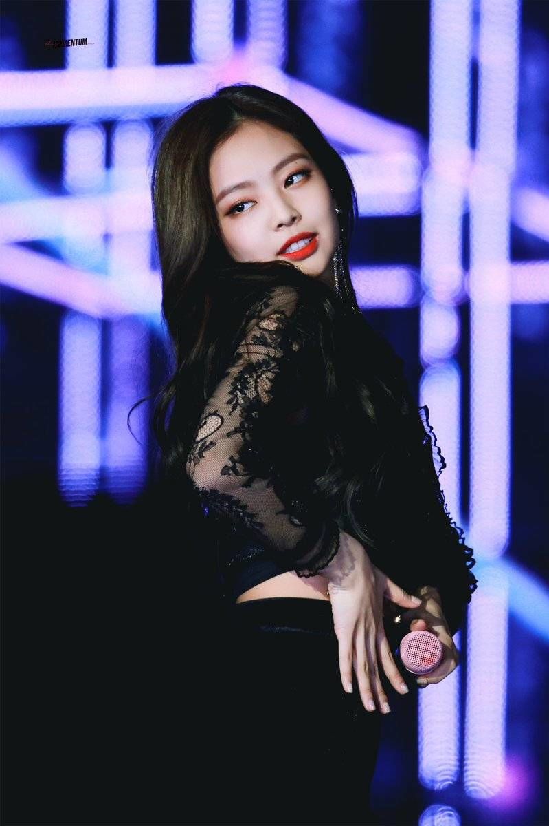 cutie&sexy的代表人物.展现双面魅力的jennie