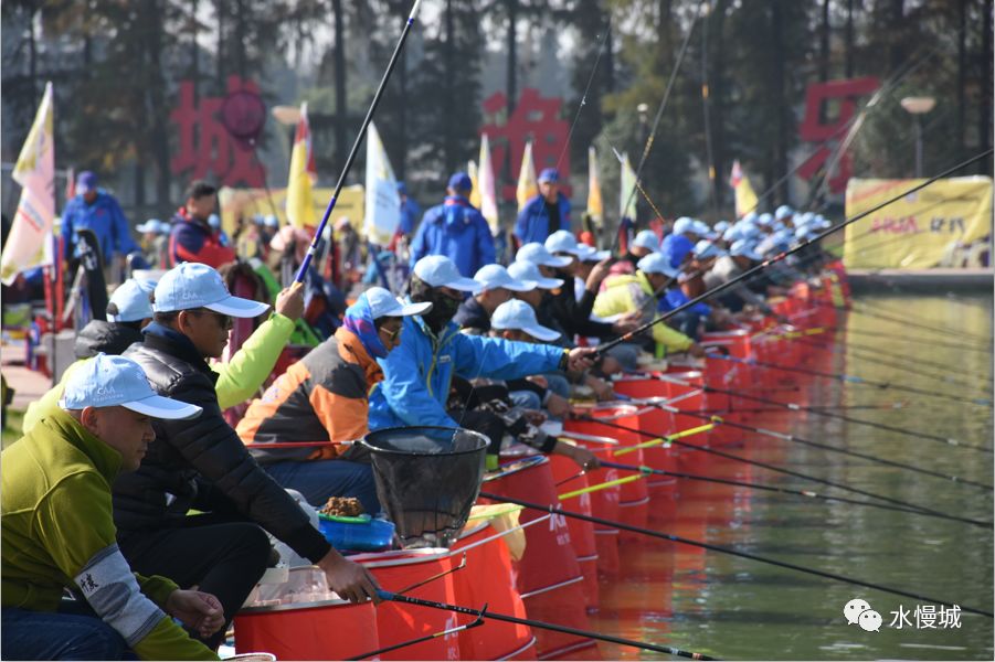 在水慢城园区旁边,是南京固城湖水慢城国际垂钓中心,每年这里都会举行