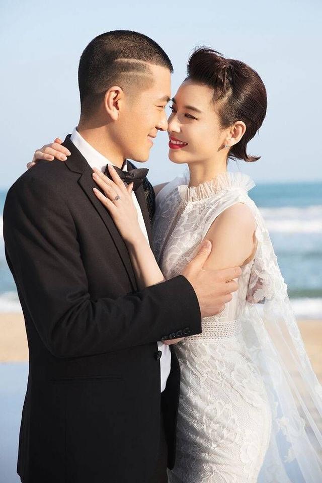 黄圣依婚纱照_杨子黄圣依婚纱照(2)