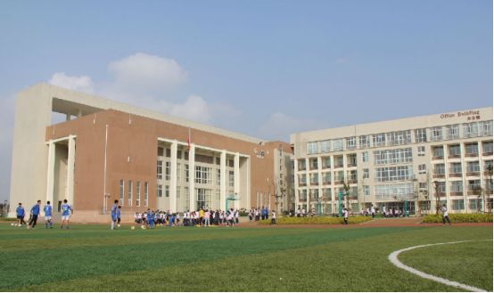 观山湖区外实验中学/小学实景图