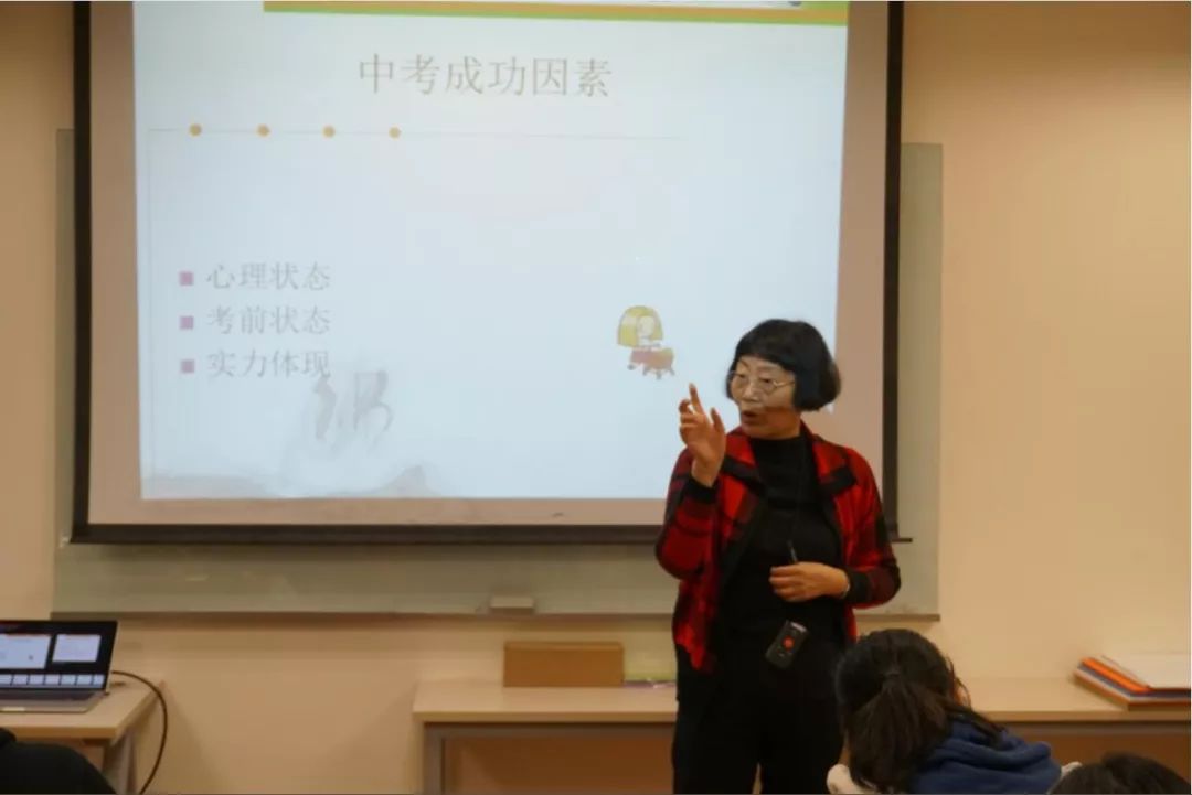 陈默教授是国内著名实战派心理学家,长期从事心理学教学和一线心理