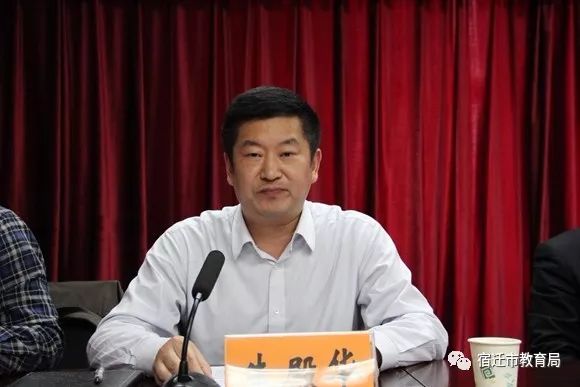 朱殿华对市直教育系统教育扶贫工作取得的成绩予以肯定,并从提高政治