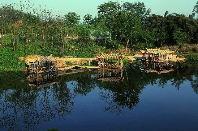 太极岛 罗兆金摄  大竹县素来以竹闻名,玉带河太极岛旅游景区结合当地