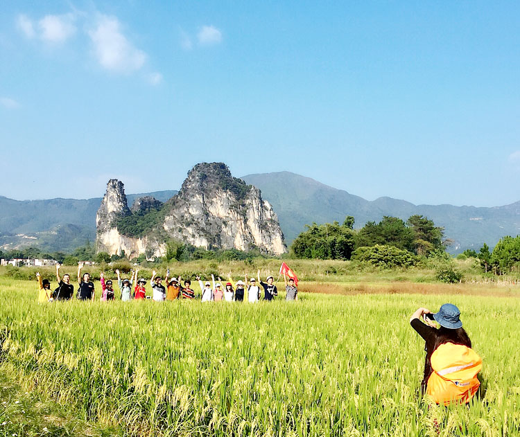 英西峰林"小桂林"踏青 探秘洞天仙境 徒步行走 田园风光一天游