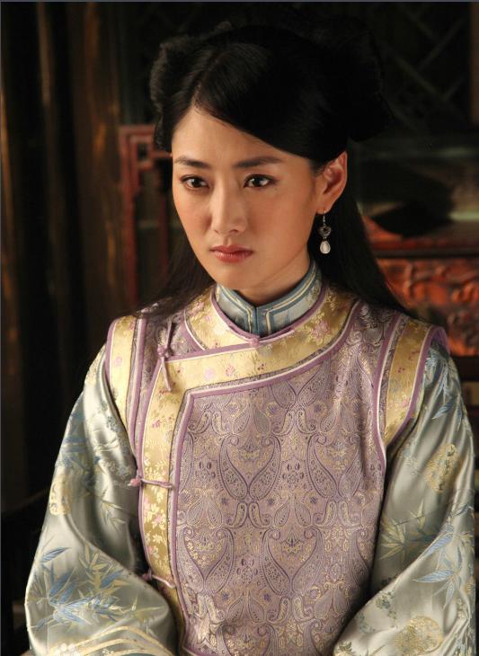 了电视剧《热浪岛,陈洁当时在演艺圈中算得上一位小有成就的女星,但