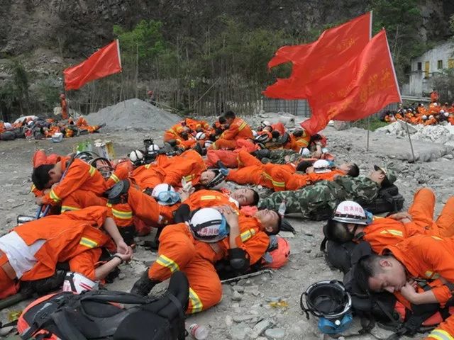 "4·20"芦山强烈地震五周年,那抹忘不掉的橙色背影!