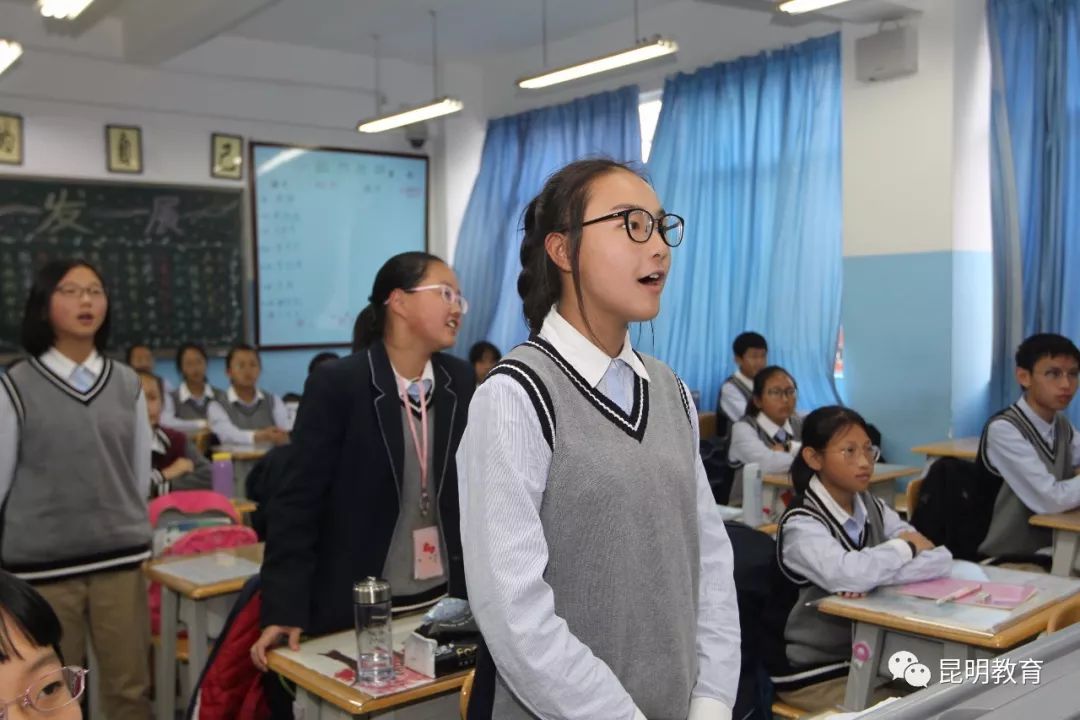 学生在昆一中西山学校"玩"嗨了