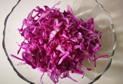 凉拌紫甘蓝做法,深色蔬菜营养价值高