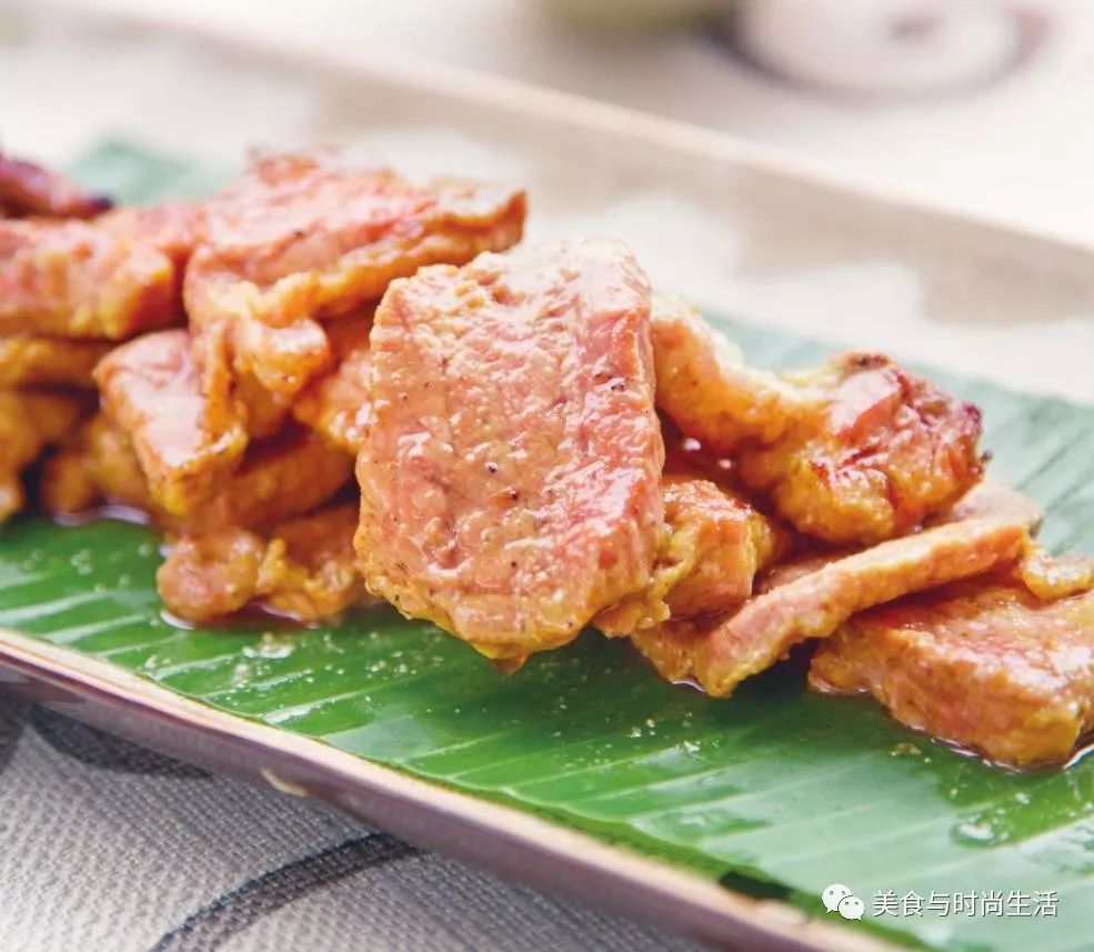 泰酱梅肉让酱汁的味道慢慢沁入肉中,烤好后入口香浓,就好像到国外品尝