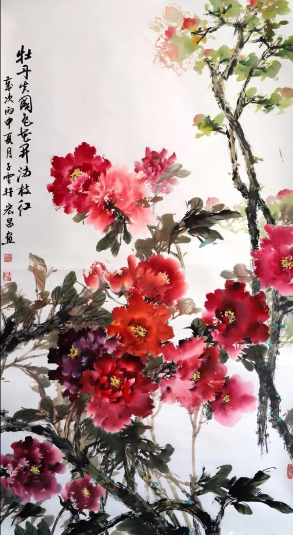 酷爱绘画艺术,2002年毕业于西安美术学院,师承世界第一牡丹画家张志文