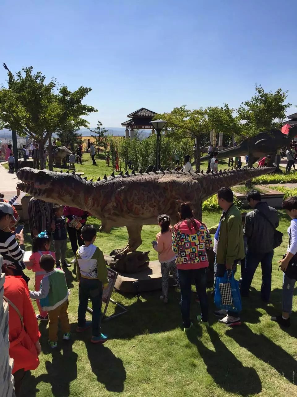 5000张门票免费送万柏林生态园首届爱萌七彩风车恐龙童玩节震撼开幕美