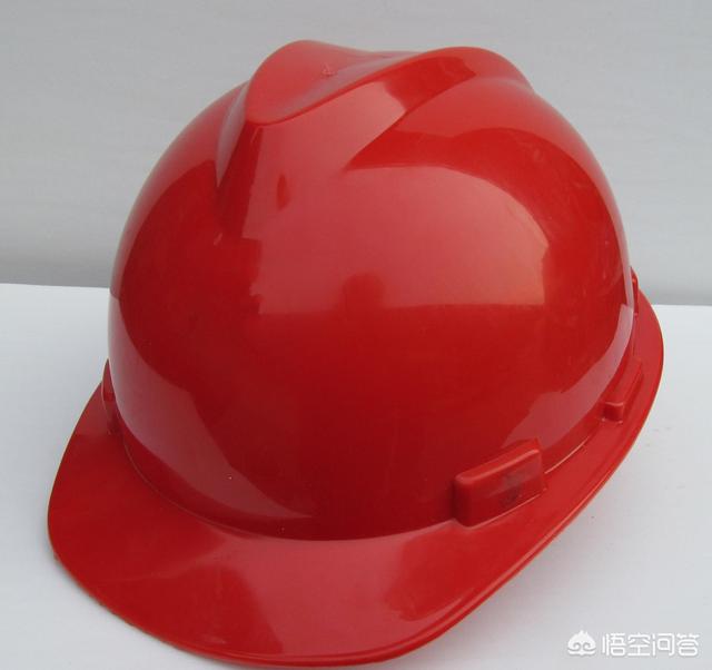 建筑工人所戴的安全帽颜色不同,有什么讲究?