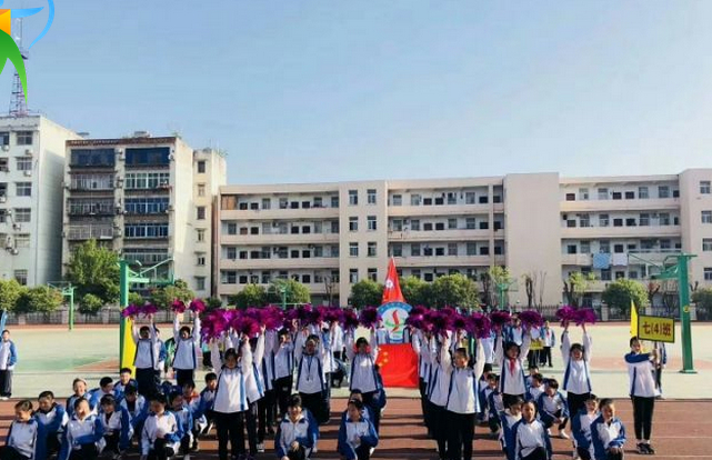 超越自我青春飞扬随州市曾都区实验中学举行2018年学生春季运动会