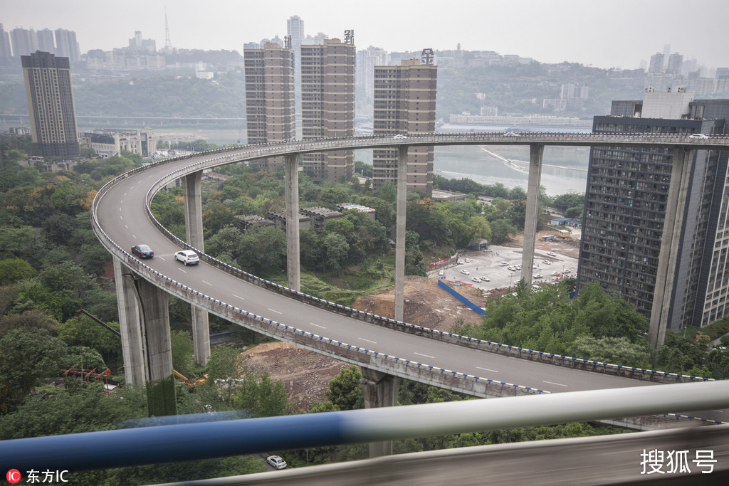 重庆螺旋立交桥 72米高刺激如坐过山车