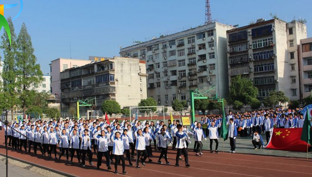 超越自我青春飞扬随州市曾都区实验中学举行2018年学生春季运动会