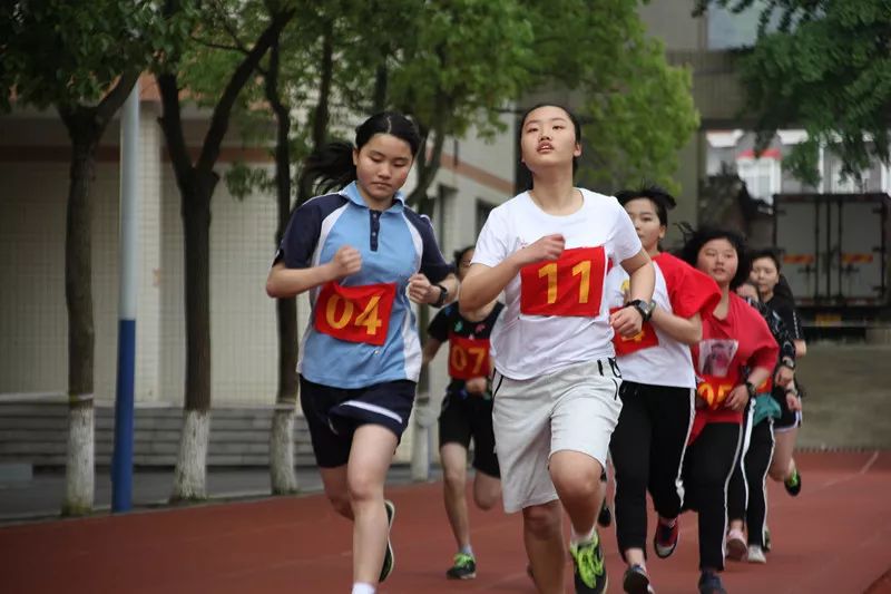 浏阳市1.3万初三学生顺利完成2018年体育中考