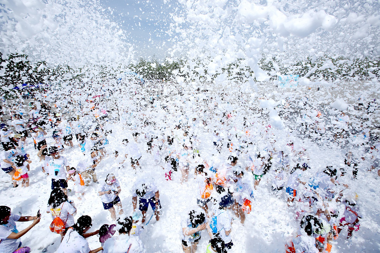 席卷30000人次的彩虹泡泡跑,2018年母亲节继续狂欢