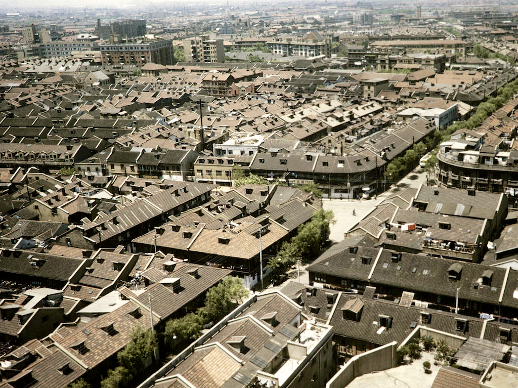 老照片 上海1973年 俯瞰亦中亦西的弄堂民居