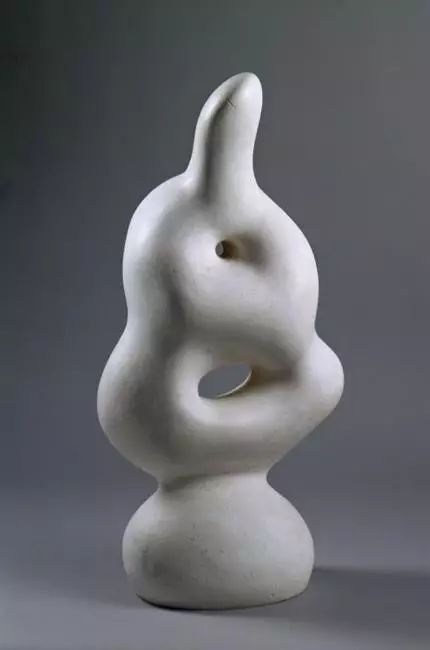 让·阿尔普的雕塑(1949年"一个经验"说明了美的经验与日常经验不同