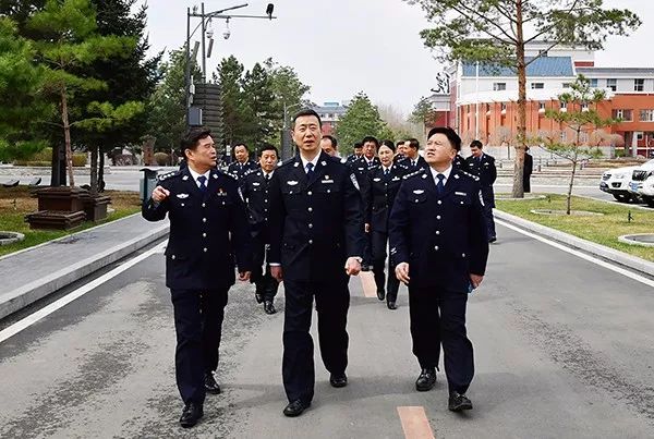 刘金波在吉林警察学院调研时强调,坚持政治建校,人才兴校,特色强校