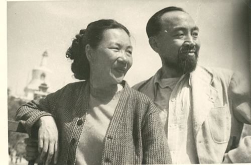 司徒乔与妻子冯伊湄司徒乔1946年于武汉汉口完成长卷作品《义民图》和