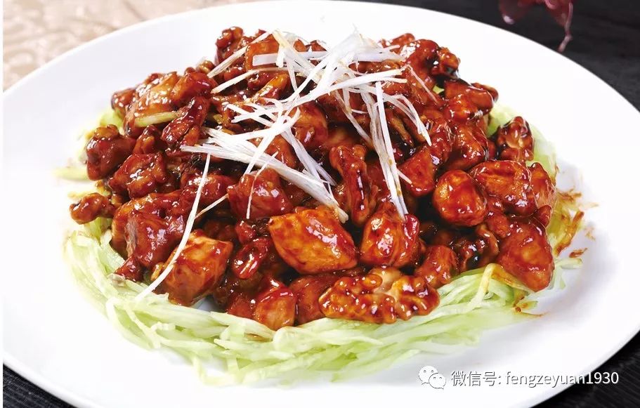 丰泽园推荐菜品:酱爆鸡丁核桃仁,栗子扒菜心,米饭,醋椒三片汤.