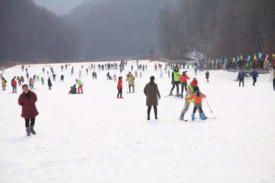 体验滑雪激情,老界岭滑雪场