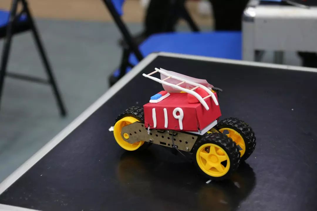 第三届2018年广东省创意机器人大赛东莞区赛, 在我馆激烈开赛,圆满