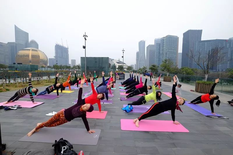 “网红瑜伽老爷爷”、浙江唯一的鹰爪功传人老当星空体育益壮就是说他们！(图2)