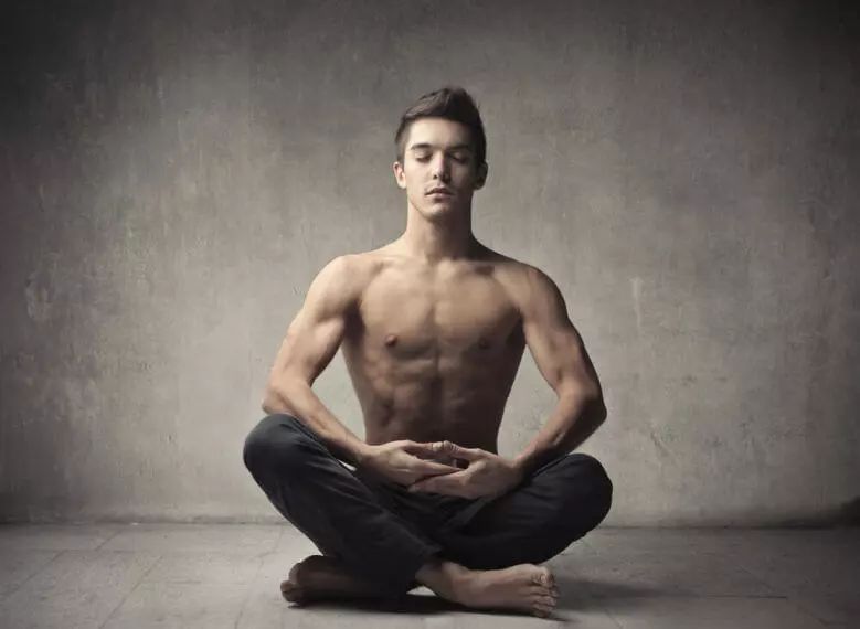 瑜伽初学者进入深度静坐冥想，这8个秘诀要掌握