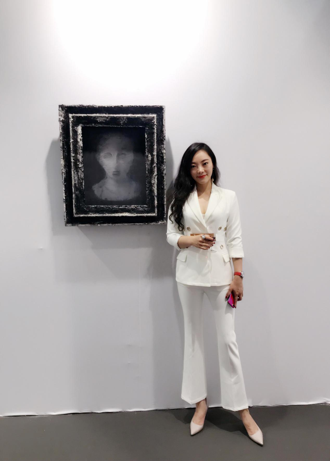 中国青年艺术家李奕霄受邀参加瑞士洛桑艺术博览会开幕式