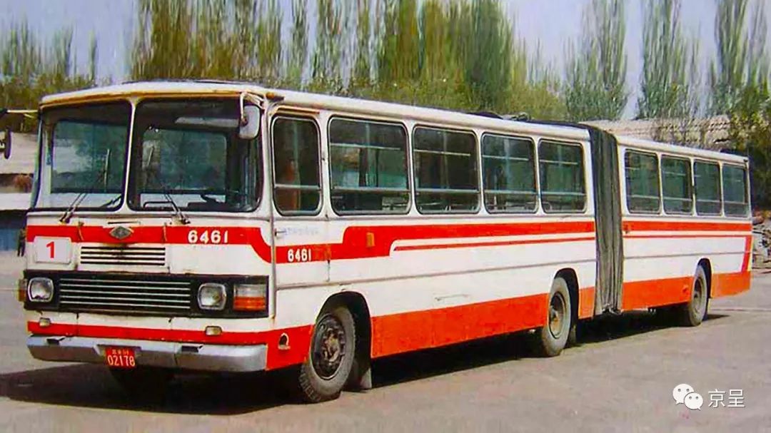 这款经典的"黄河通道"首先投入1路并很快成为八九十年代北京公交的