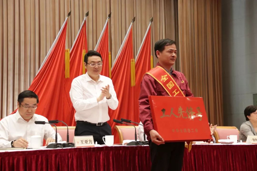 今天,这群张家港人被全城瞩目!市委书记也为他们点赞!