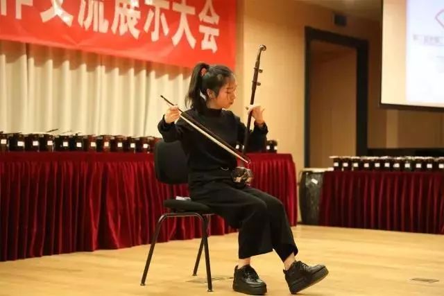 新生代制琴师携手角逐中国好二胡梅村二胡在全国大赛光荣绽放