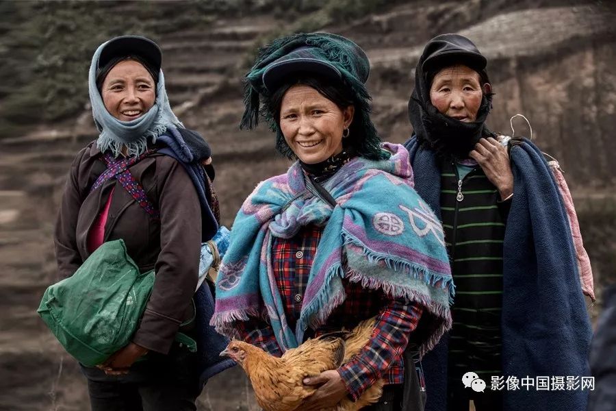 今天影像中国摄影网去摄影国家重点精准扶贫地区即将消失的彝族人原汁