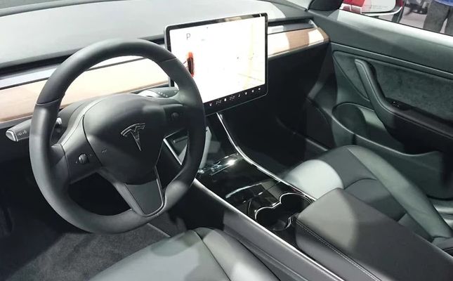 特斯拉model 3亚洲首秀!体验最好电动车,两大问题困扰