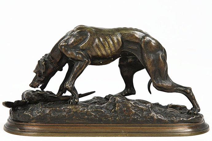 法国艺术家朱勒的青铜雕塑猎犬作品赏析