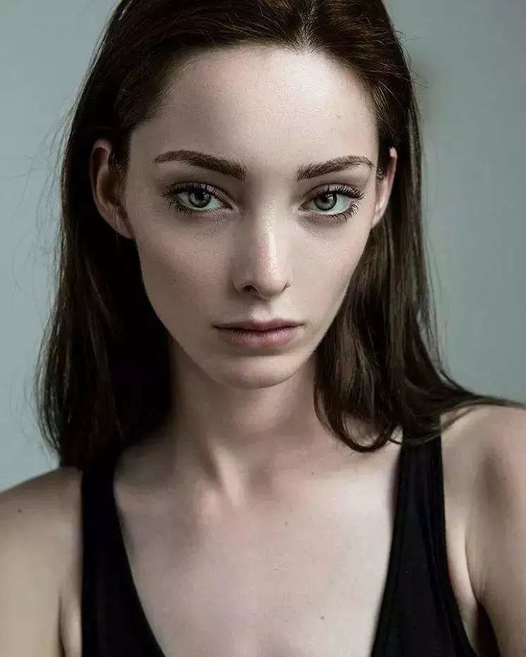 emma dumont--美得逆天的北极星小姐姐