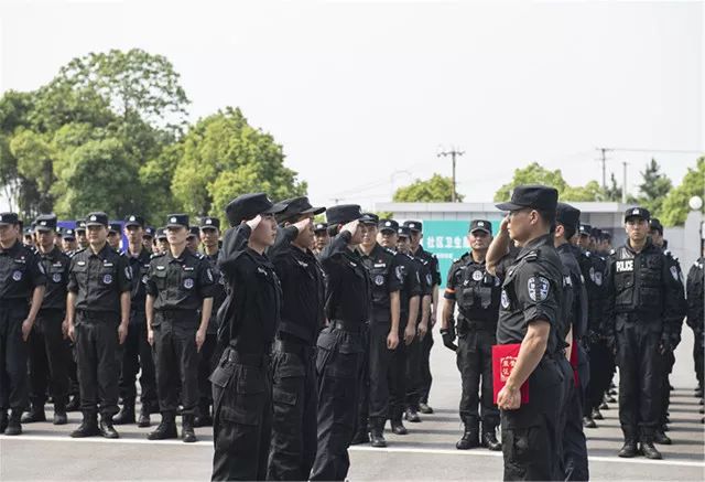 劲爆!长沙特警真枪实弹演练,堪比反恐大片!