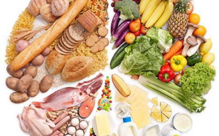 母婴 正文  平衡膳食,餐餐有主食,餐餐有蛋白质类食物,餐餐有蔬菜
