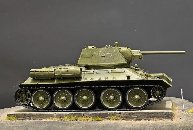 gennady zavrazhnev模型作品欣赏—t-34坦克