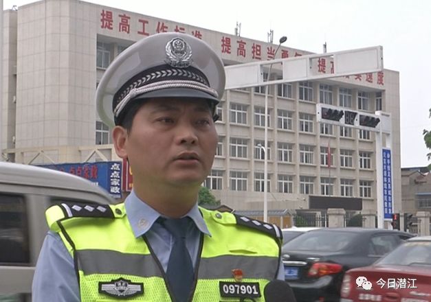 潜江交警支队二大队副大队长张四平